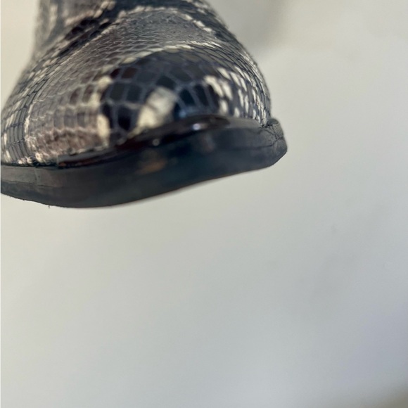 Marc Fisher Chelsea Snake Skin Boot.size 8.50 M - Picture 7 of 7